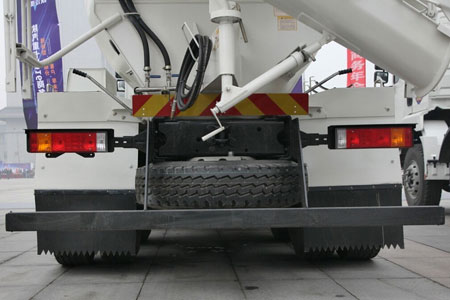 Underbody of Cement Mixer Truck